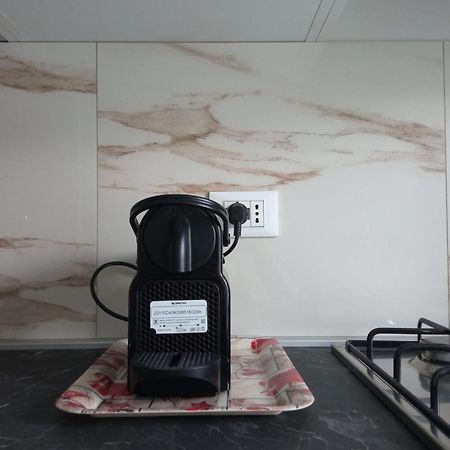 Apartamento Wh - Un Posto Al Sole - Attico Monolocale Con Parcheggio Gratuito - 5 Minuti Dal Centro - Wifi San Remo Exterior foto