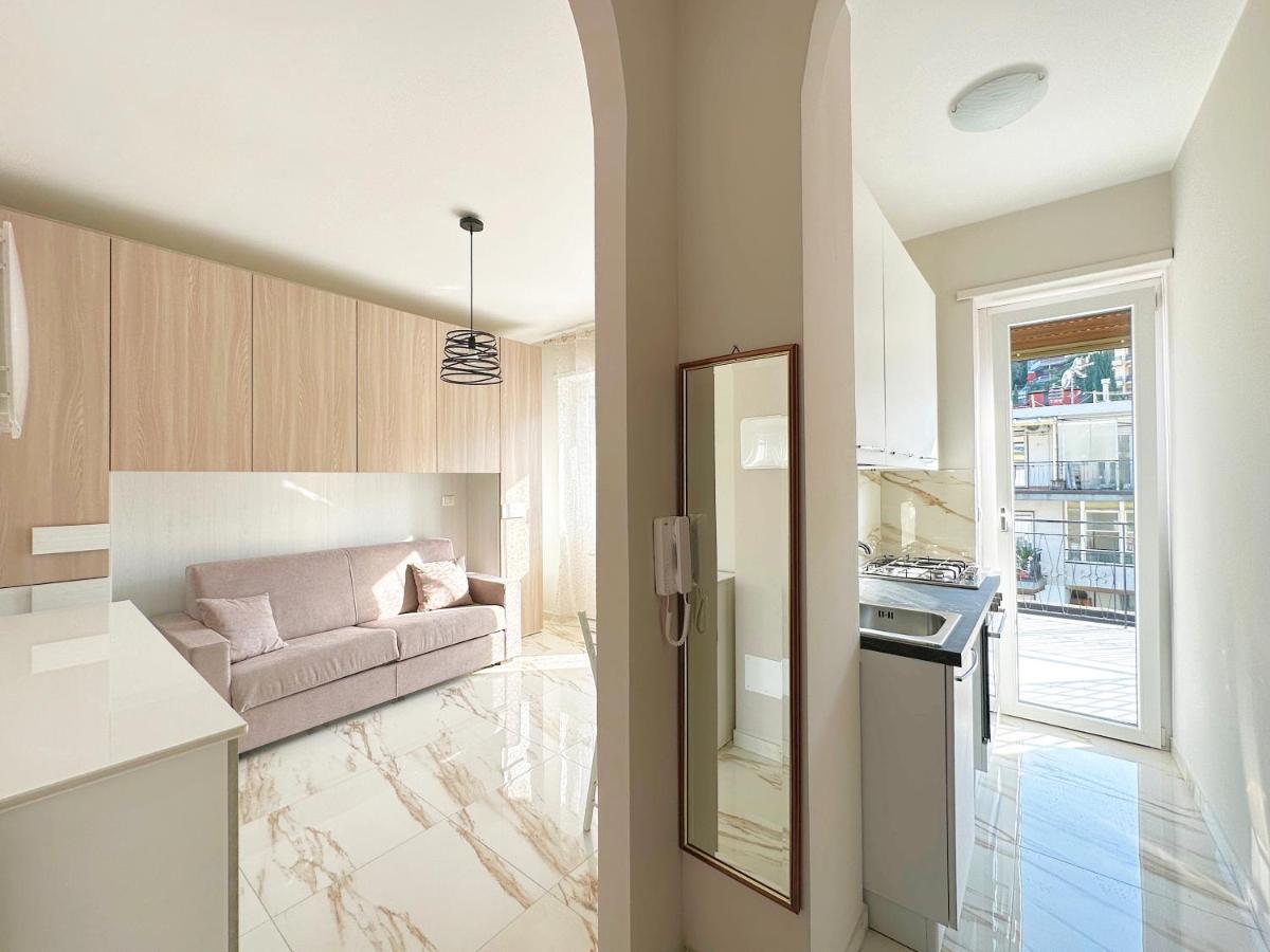 Apartamento Wh - Un Posto Al Sole - Attico Monolocale Con Parcheggio Gratuito - 5 Minuti Dal Centro - Wifi San Remo Exterior foto